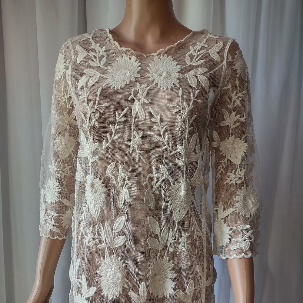 Forever 21 Ivory sheer flower embroidered shirt with scallop edges size S